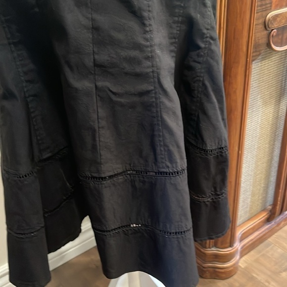 Nanette Lepore Sz 6  fit and flare black stretchy skirt with zip and lace detail - Picture 2 of 11
